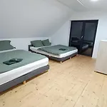 Superchata Sk - Moderne Pod Sninskym Kamenom Apartament Zemplinske Hamre
