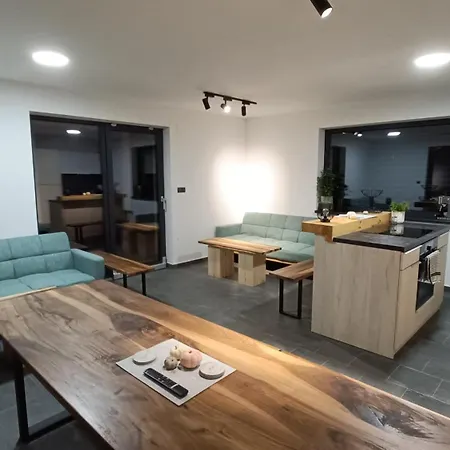 Superchata Sk - Moderne Pod Sninskym Kamenom